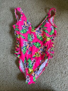 No Boundaries Woman’s  Pink Tropical Floral One-Piece Swimsuit Size medium
